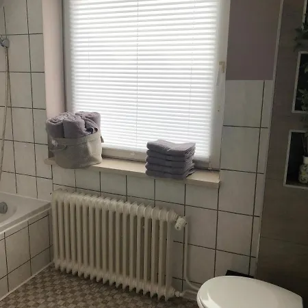 Mit Fernblick Und Parkplatz * Juebek
